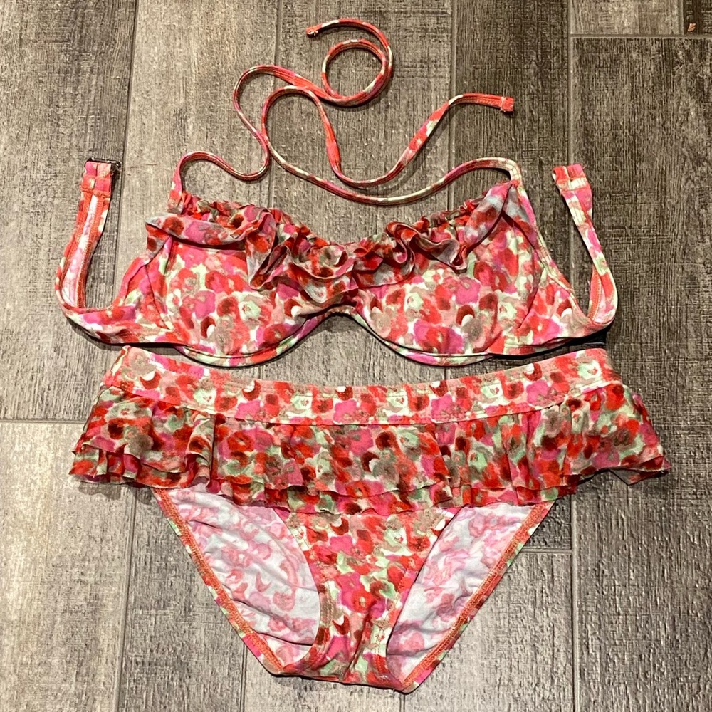 Kenneth Cole Reaction floral ruffle bikini S/M